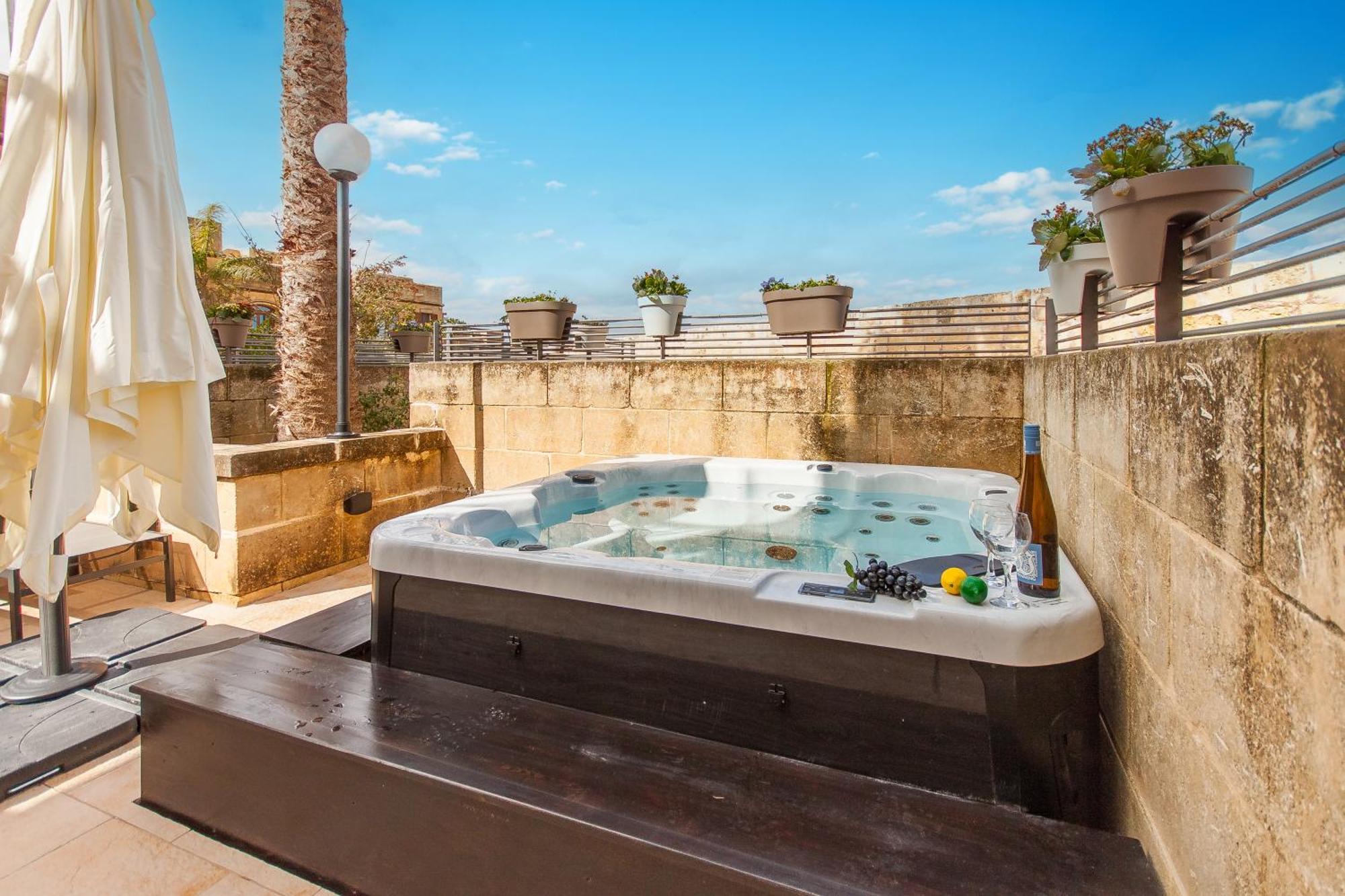 Vakantiehuis Harbour Views Gozitan Shared Pool - Happy Mgarr